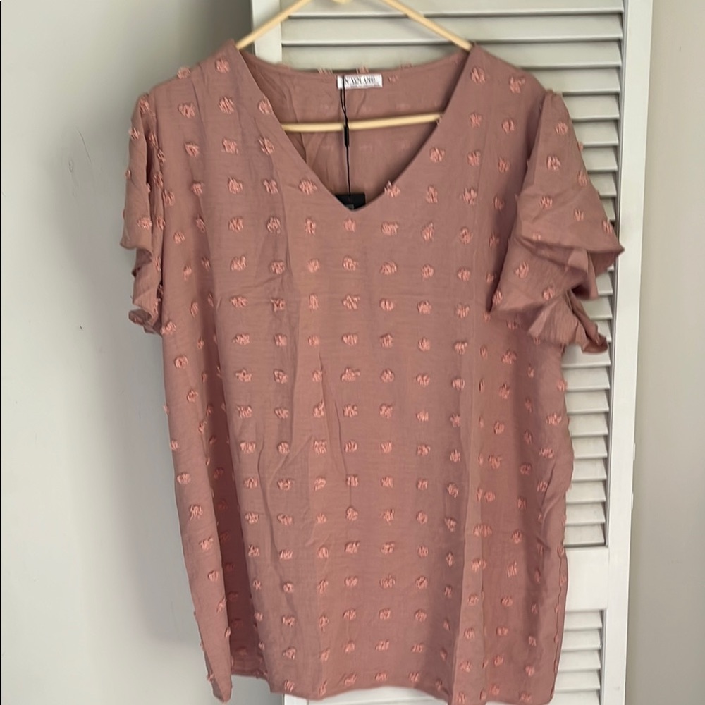 Women’s size 20w ruffled sleeve peach blouse